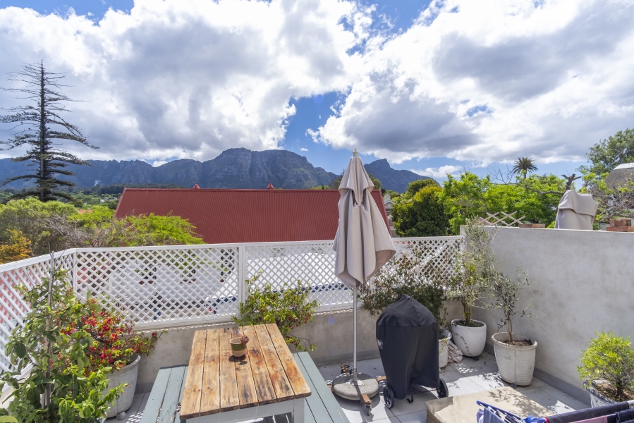 2 Bedroom Property for Sale in Wynberg Upper Western Cape